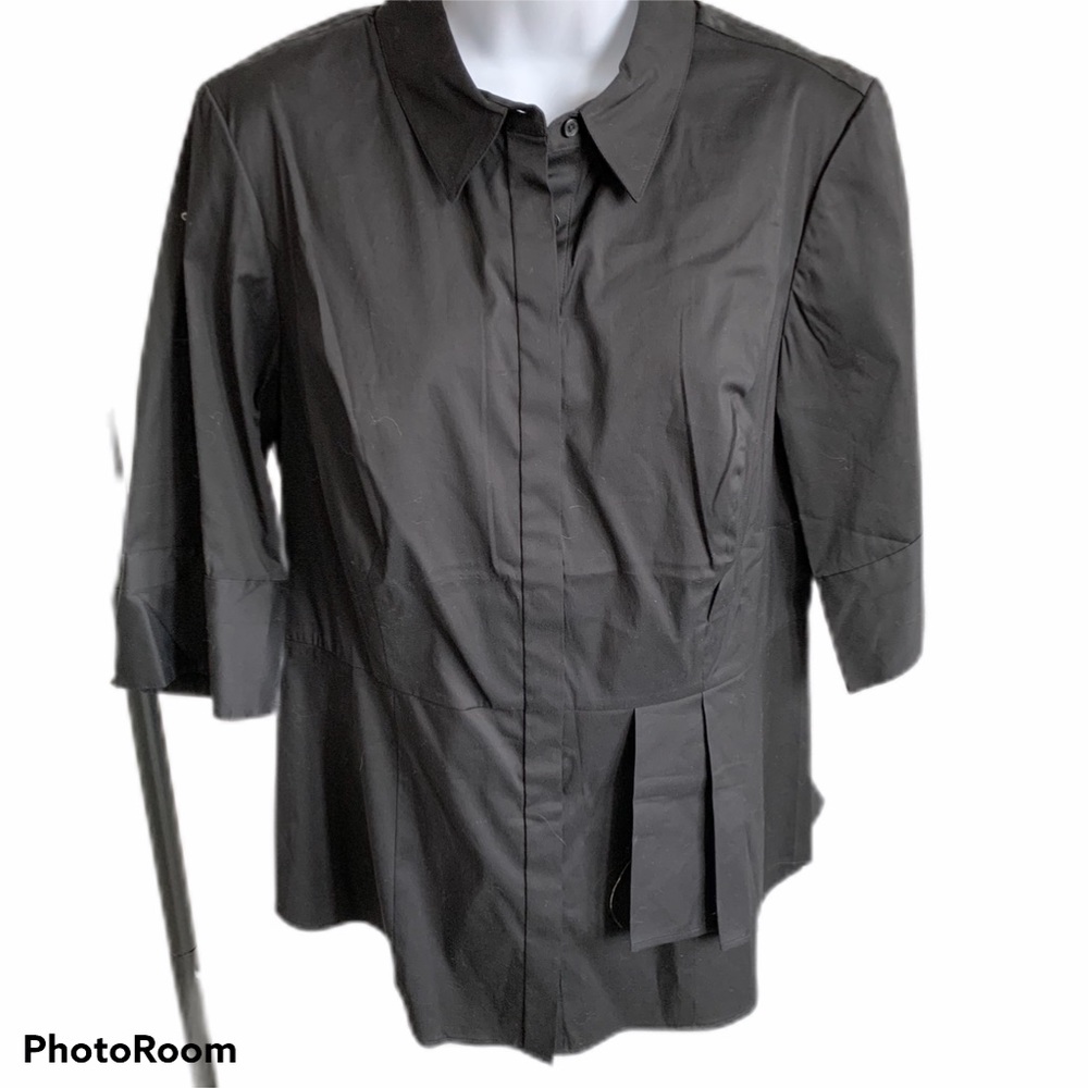 NWT White House Black Market Black Top 16